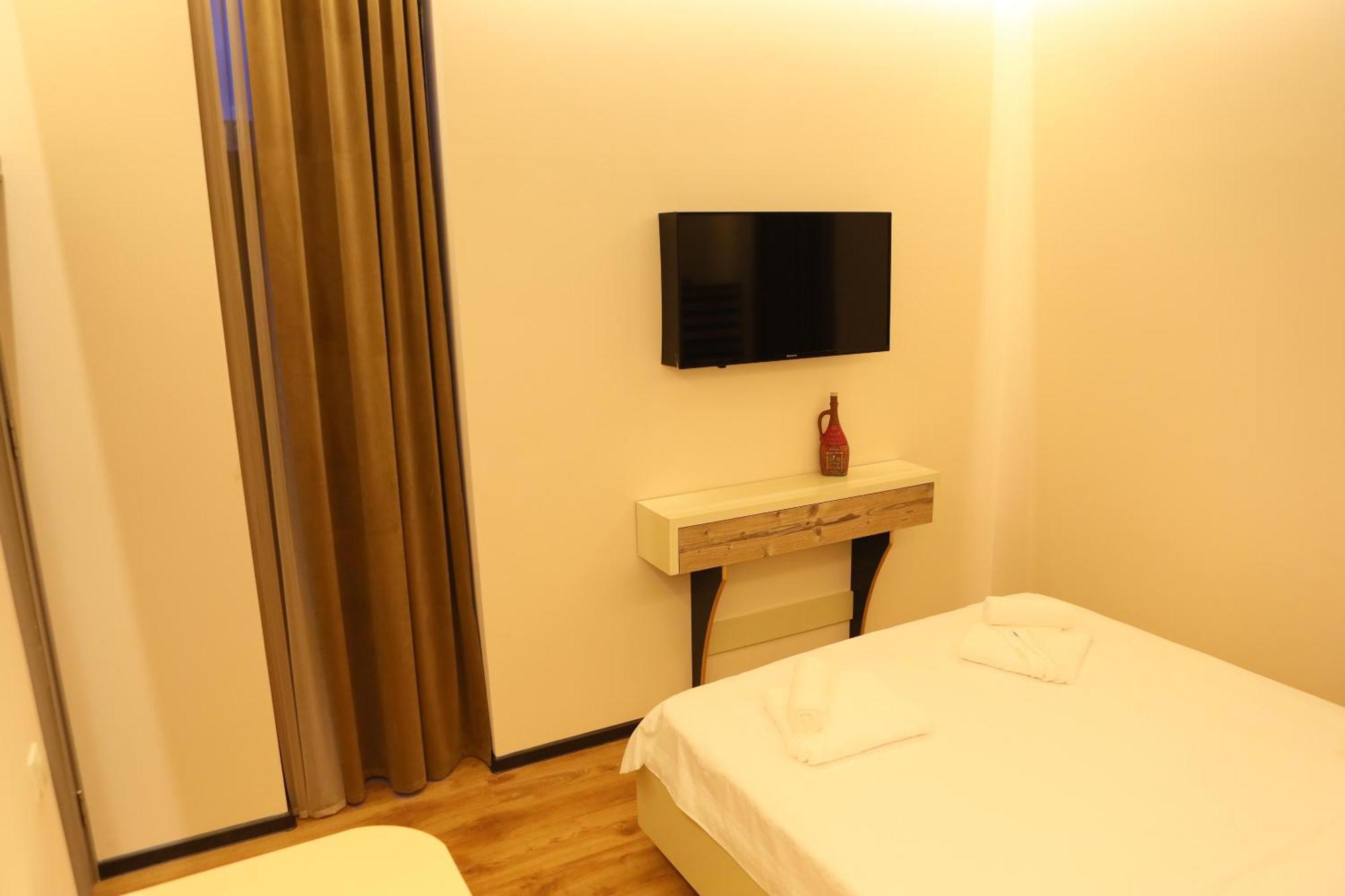 Elko Hotel Erivan Dış mekan fotoğraf
