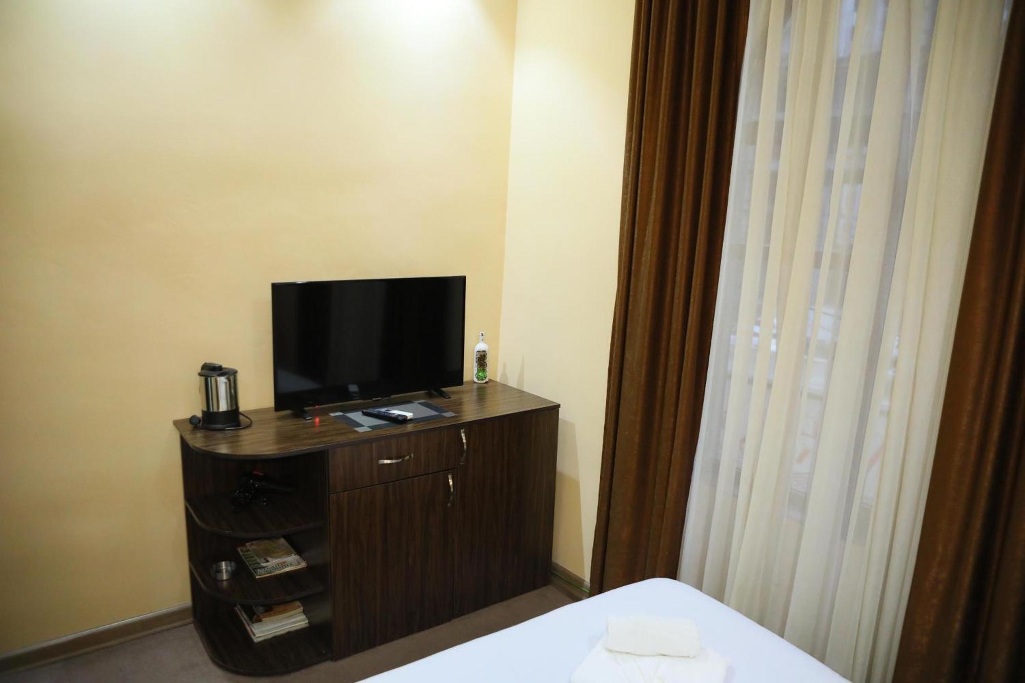 Elko Hotel Erivan Dış mekan fotoğraf