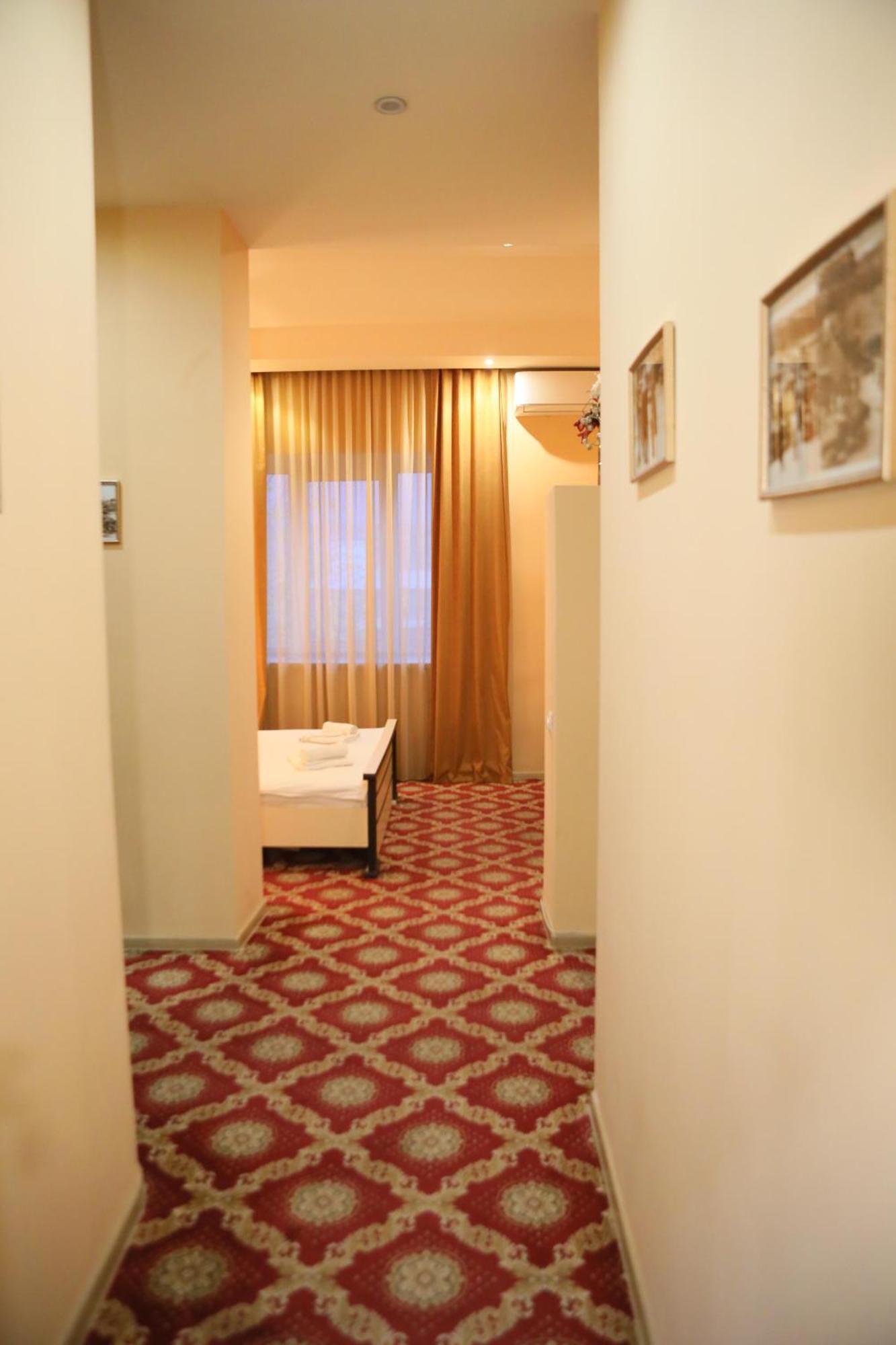Elko Hotel Erivan Dış mekan fotoğraf