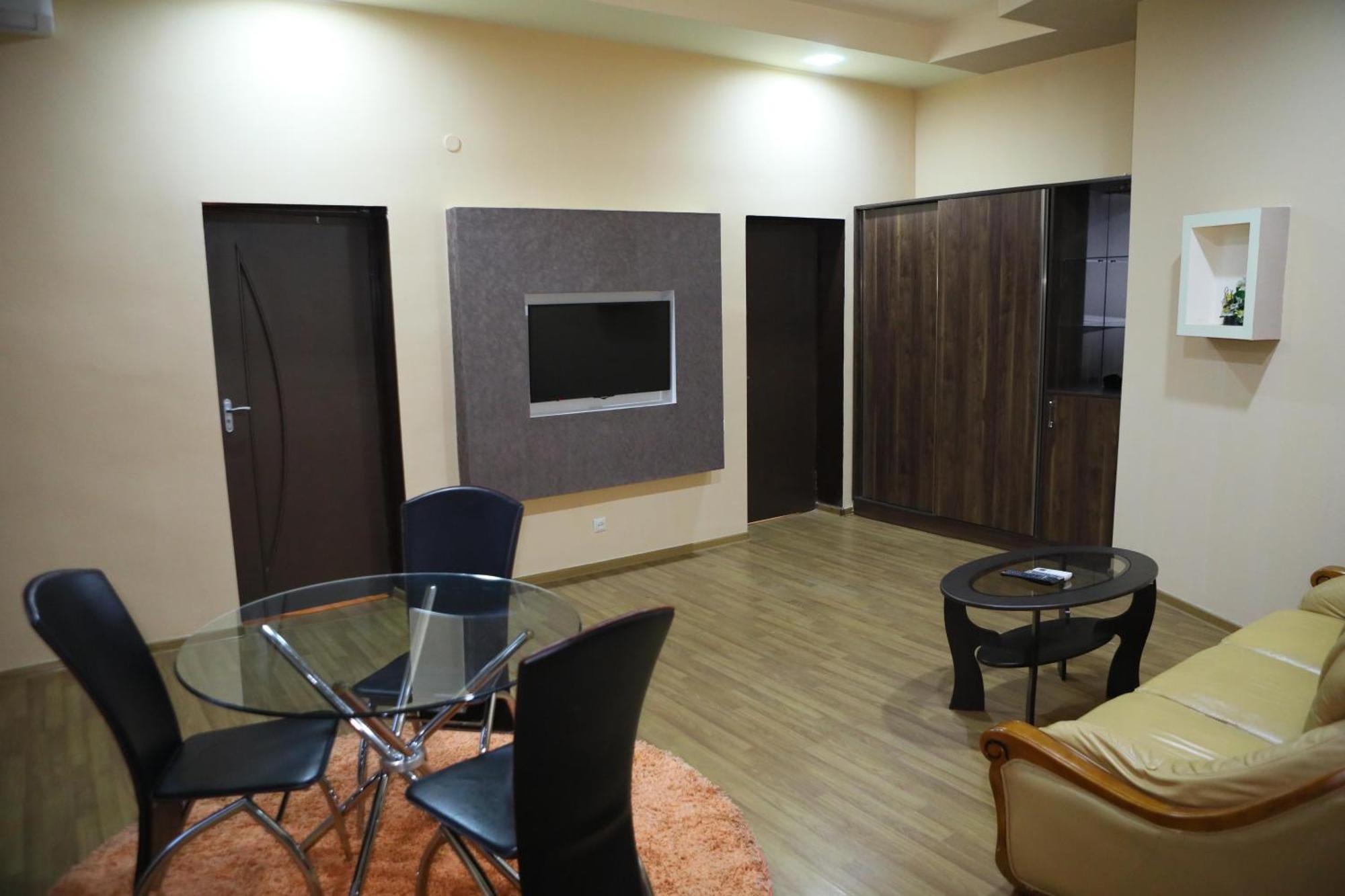 Elko Hotel Erivan Dış mekan fotoğraf