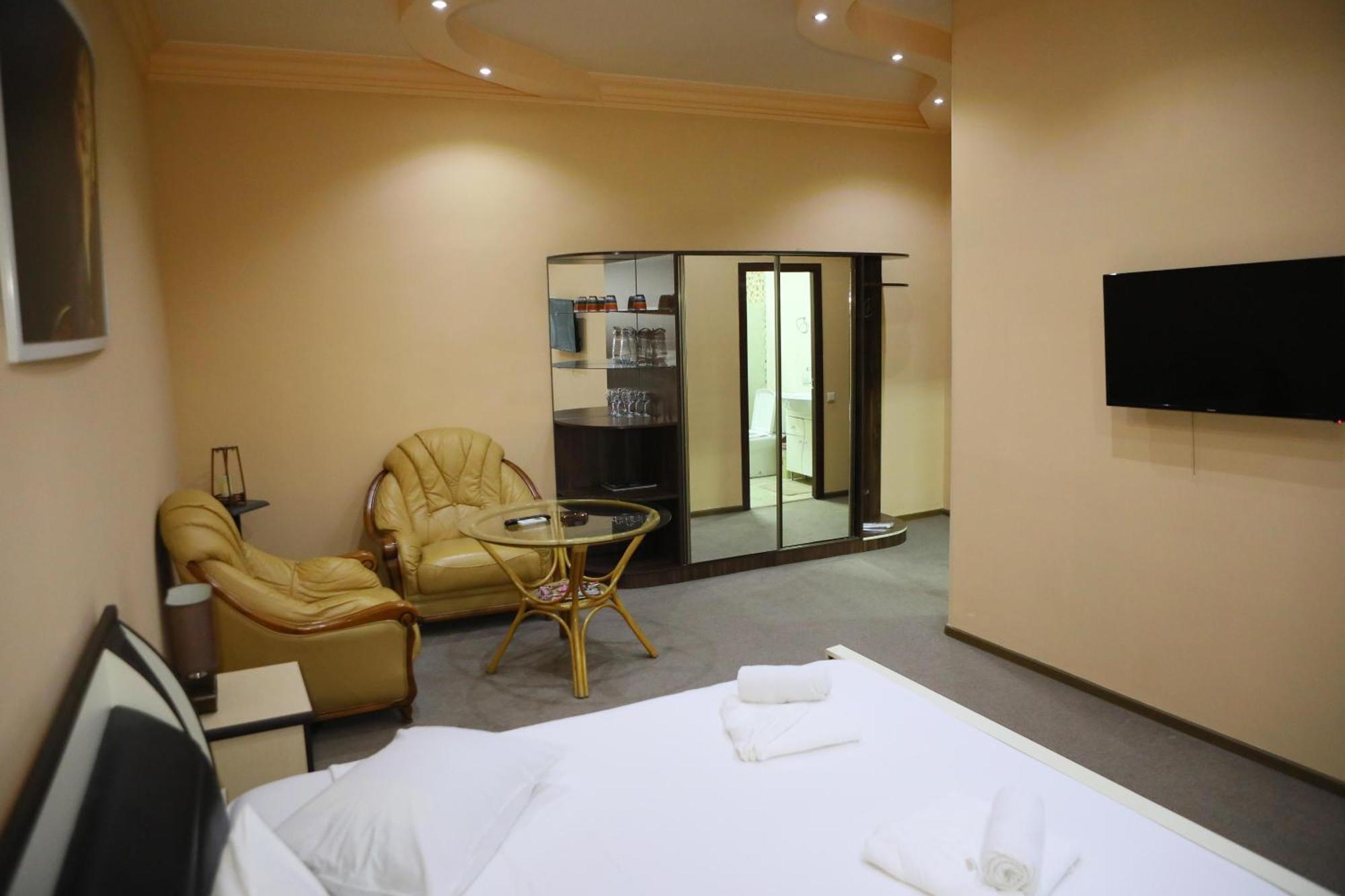 Elko Hotel Erivan Dış mekan fotoğraf