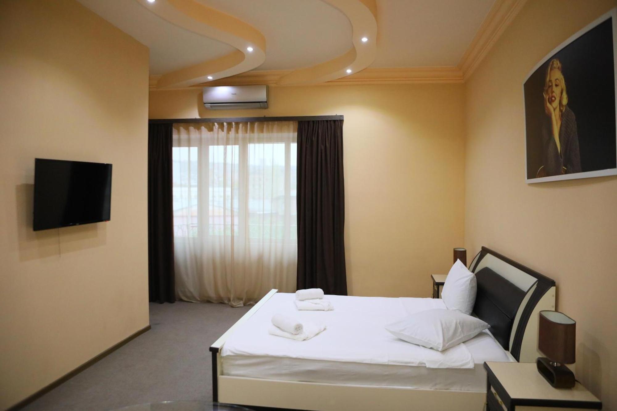 Elko Hotel Erivan Dış mekan fotoğraf