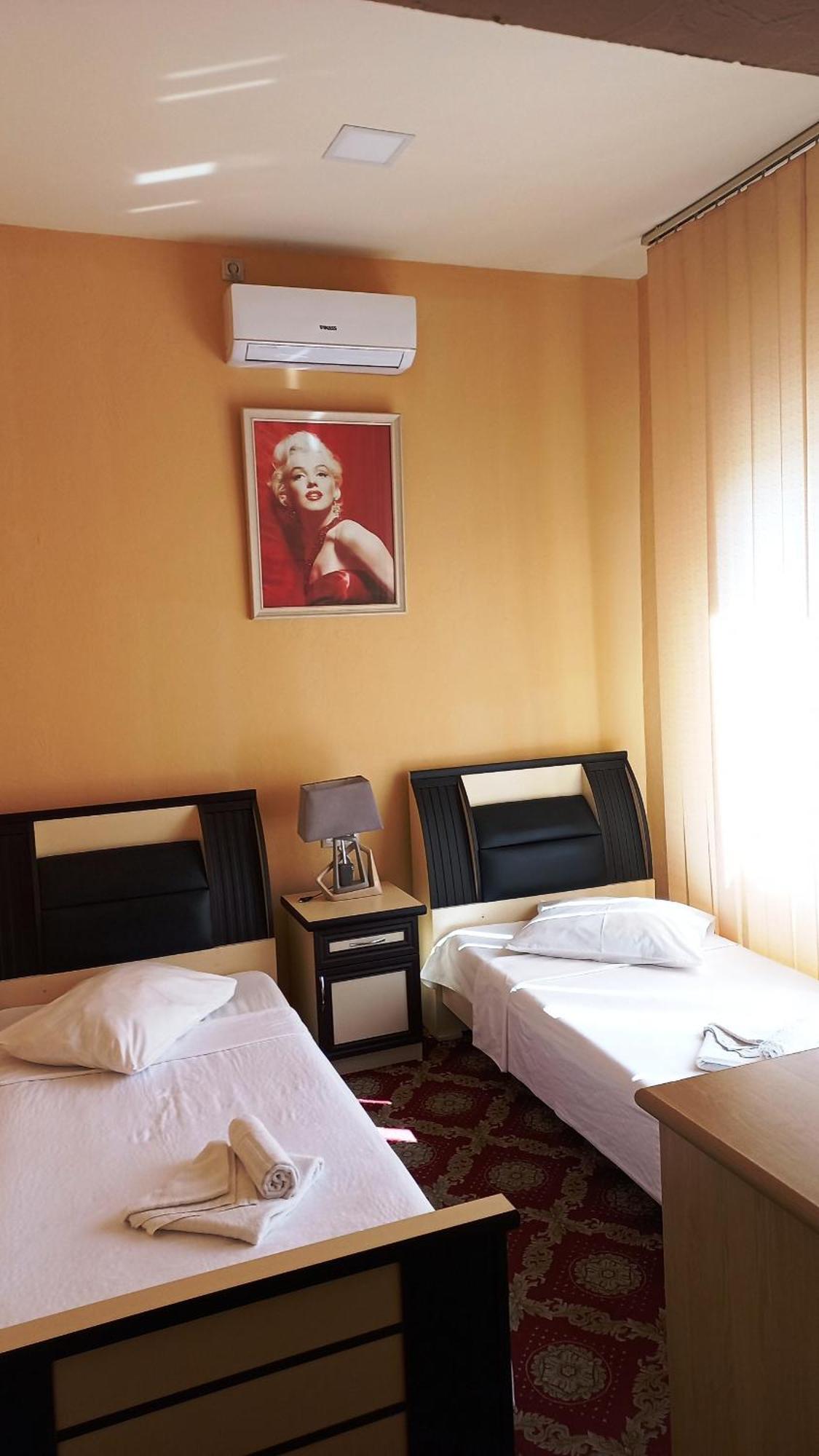 Elko Hotel Erivan Dış mekan fotoğraf